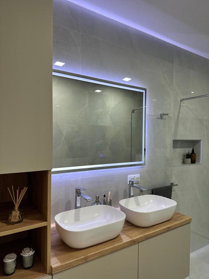 Unavis Villa *