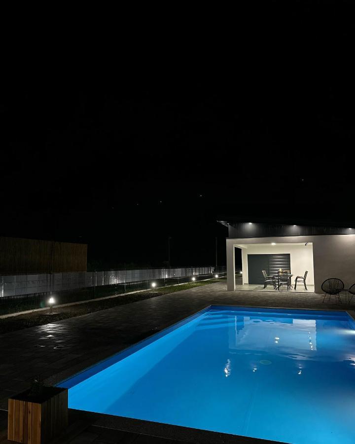 Unavis Villa *